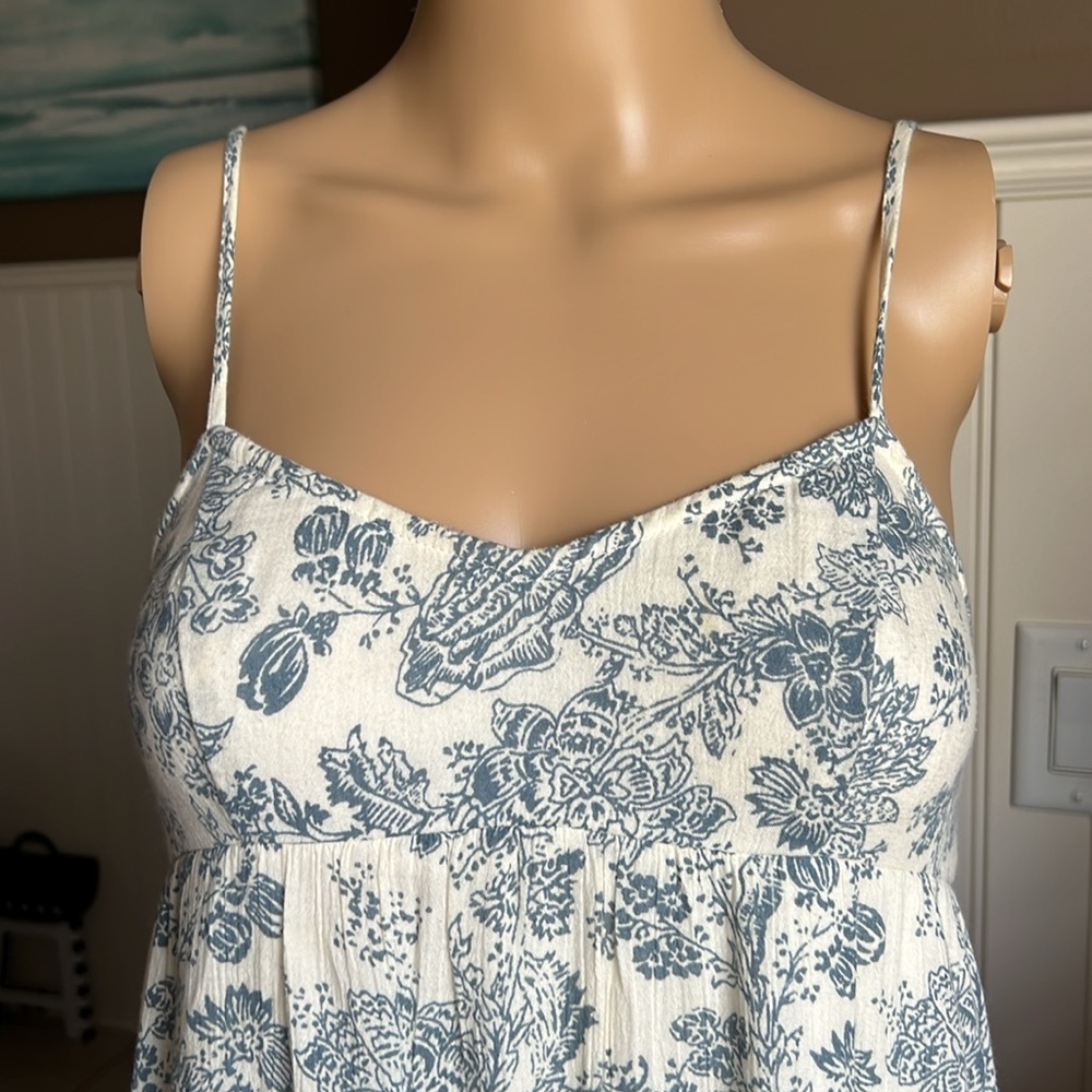 Elegant Blue and White Floral Maxi Dress - Picture 10 of 13
